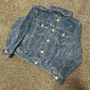 Old Navy girl size 6-7 small denim heart jacket. Kept in excellent condition.